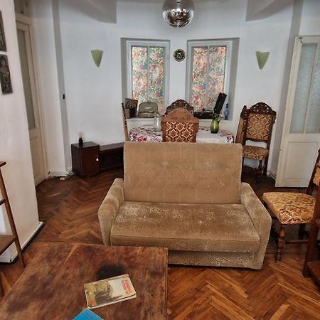 Domum - The Comunist Apartment Bucharest Luaran gambar