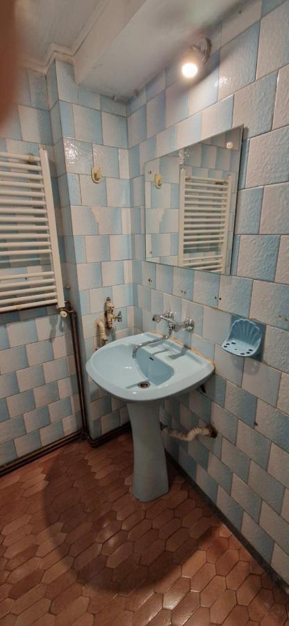 Domum - The Comunist Apartment Bucharest Luaran gambar